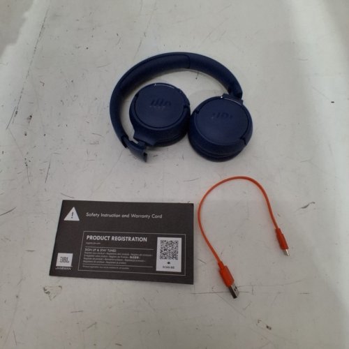 JBL TUNE 520BT WIRELESS ON-EAR HEADPHONES WITH BUILT-IN MICROPHONE AND FOLDABLE DESIGN - BLUE image 2