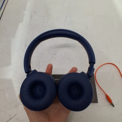 JBL TUNE 520BT WIRELESS ON-EAR HEADPHONES WITH BUILT-IN MICROPHONE AND FOLDABLE DESIGN - BLUE image 3