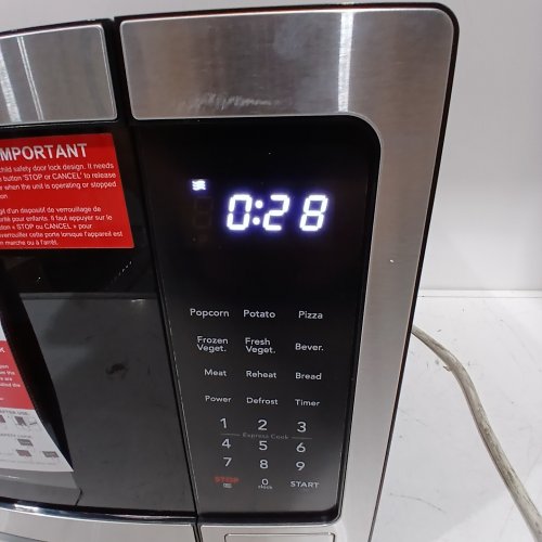 FRIGIDAIRE COMPACT COUNTERTOP MICROWAVE OVEN - 1.1 CU.FT. - BLACK/SILVER (MODEL: EMW1134) image 2