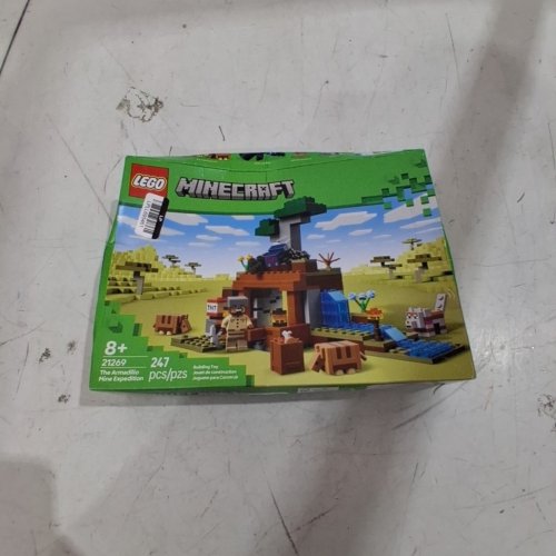 247PC LEGO - MINECRAFT - THE ARMADILLO MINE EXPEDITION (21269) image 2