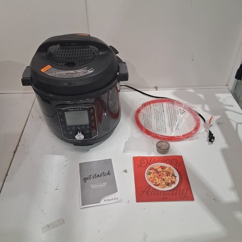 INSTANT POT PRO 10-IN-1 MULTI-USE PRESSURE COOKER - 6QT. CAPACITY - BLACK (MODEL:PRO60) image 3