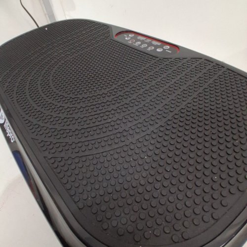 LIFEPRO WAVER VIBRATION PLATE EXERCISE MACHINE WITH REMOTE, TENSOR AND RESISTANCE BANDS - BLACK (MODEL: MINIWVR 1010) image 4