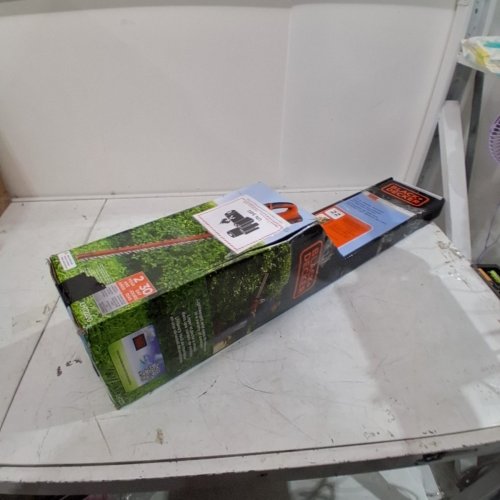 BLACK+DECKER 20 V BARE MAX LITHIUM ION CORDLESS HEDGE TRIMMER WITH BATTERY - 22" - 20V - ORANGE/BLACK (MODEL: LHT2220) image 5
