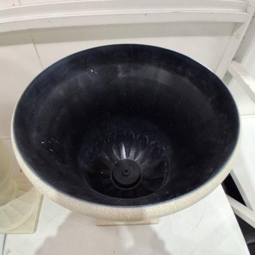2PK WORTH GARDEN PLASTIC URN PLANTERS - 16" X 22" - WASHED CREAM - (MODEL: G803A00) image 4