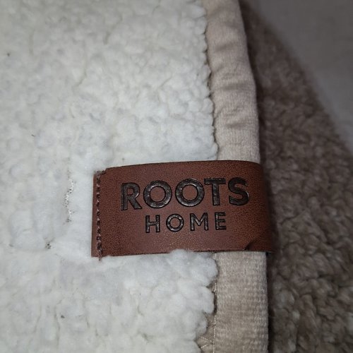 ROOTS HOME SHERPA THROW BLANKET - 50" X 70" - BEIGE (MODEL: 2620482) image 3