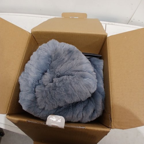 BERKSHIRE HOME COMPANY HEATED LUXE FAUX FUR THROW - 50" X 60" - BLUE (ITEM: 1901557) image 3
