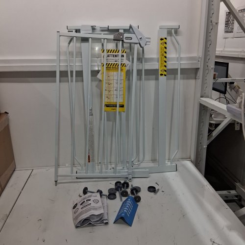 REGALO EASY STEP EXTRA WIDE BABY GATE - 30" X 29"-49" - WHITE (MODEL: 1164 EW DS) image 2