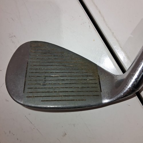 WILSON MATRIX PITCHING WEDGE - RIGHT HANDED - 44° TO 48° - SILVER image 4
