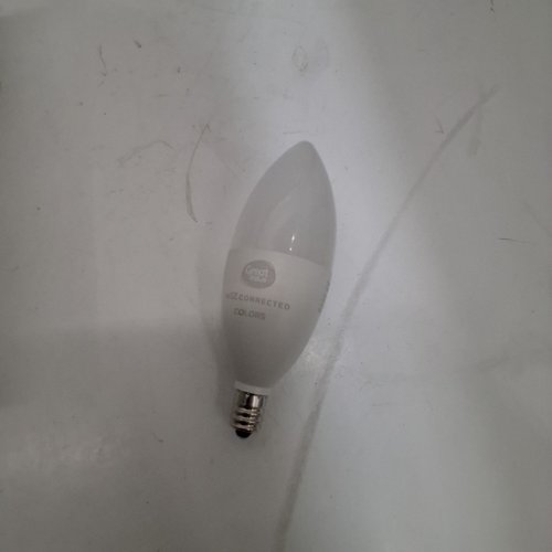 GREAT VALUE SMART FULL-COLOR WIFI B12 LIGTHT BULB - POWERED BY WIZ - 40W - 315LM - 2700K TO 6500K / RBG - WHITE image 2