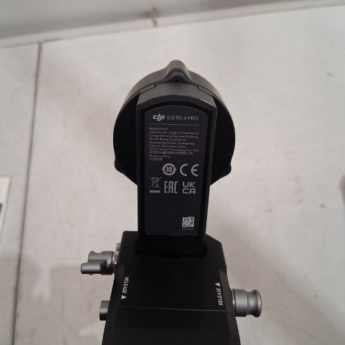 DJI RS 4 PRO - 3-AXIS GIMBAL STABILIZER FOR DSLR AND MIRRORLESS CAMERAS - 10LBS PAYLOAD - BLACK - (MODEL: 6941565974686 | DRS4P) image 7