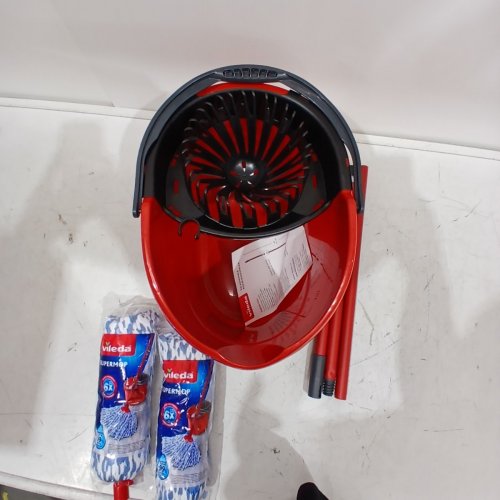 VILEDA QUICK WRING - 10L BUCKET WITH WRINGER AND EXTRA MOP HEAD image 3