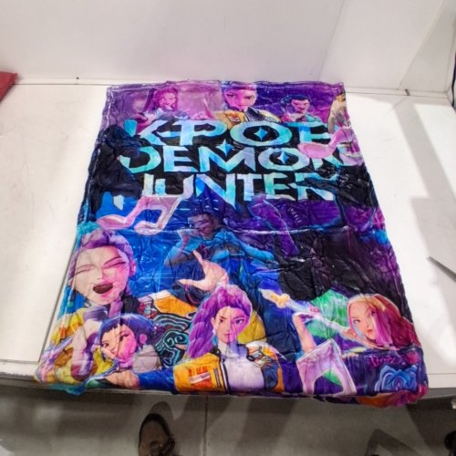 K-POP DEMON HUNTER SOFT FLEECE BLANKET - 2FT X 3FT - MULTICOLOUR image 3