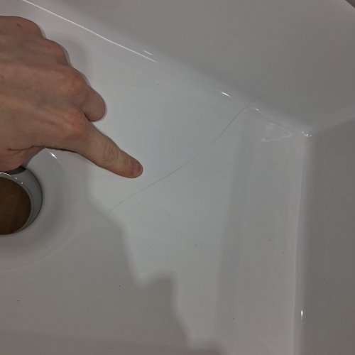 KDKSC GLAZED CERAMIC UNDERMOUNT BATHROOM SINK - 23.8" X 13.8" - WHITE (ITEM: 3024) image 4
