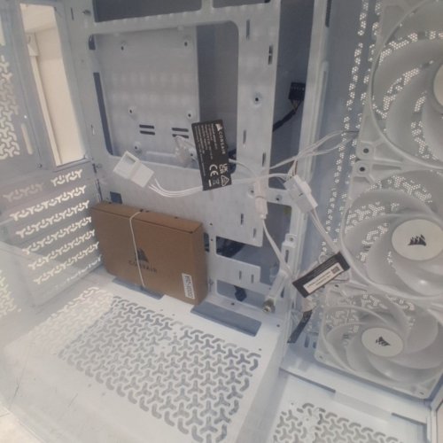 CORSAIR 3500X SERIES RS-R ARGB MID-TOWER PC CASE WITH 3 PRE INSTALLED FANS - WHITE (MODEL : CC-9011323-WW) image 3