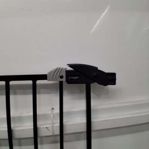 REGALO EASY STEP EXTRA WIDE SAFETY GATE - 29-49"X 30" - BLACK (MODEL:1164 EB DS) image 4