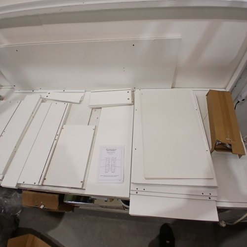 UNBRANDED ADJUSTABLE CLOSET SYSTEM WITH 3 DRAWERS AND 3 RODS - WHITE image 4