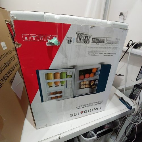 FRIGIDAIRE CONTEMPORARY SERIES COMPACT MINI FRIDGE - 1.6CU.FT - BLUE (MODEL: EFR190AMZMARINE) image 3
