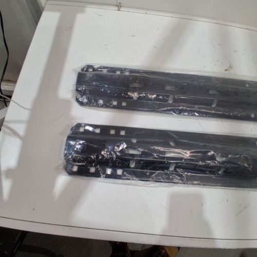 CURT UNIVERSAL 5TH WHEEL BASE RAILS - 43" X 6.5" - 25K - GLOSS BLACK (MODEL: 16104) image 3