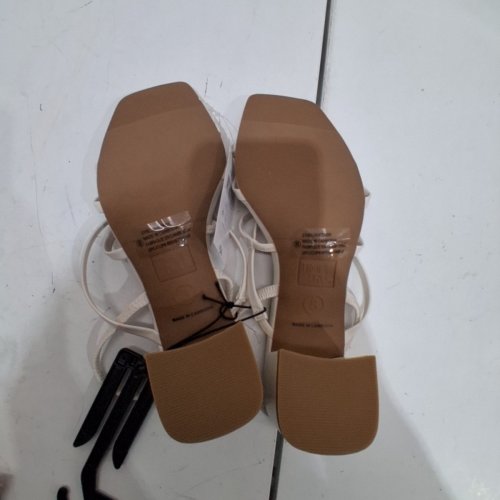 WOMEN'S TIME AND TRU STRAPPY DRESS HEELS- SIZE 8 - CREAM (STYLE: 21GEORGIAM26) image 6