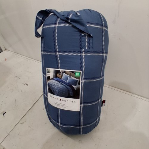 3PC TOMMY HILFIGER PLAID COMFORTER SET - KING - BLUE (ITEM: 1976202) image 6