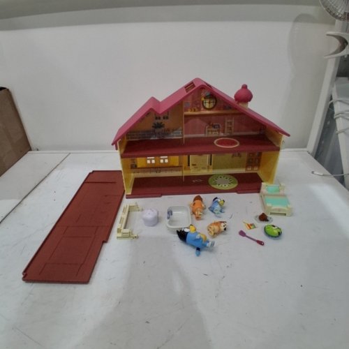 BLUEY MEGA BUNDLE FAMILY HOME & BBQ PLAYHOUSE - MULTICOLOR image 2