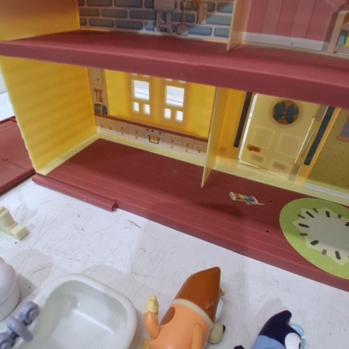 BLUEY MEGA BUNDLE FAMILY HOME & BBQ PLAYHOUSE - MULTICOLOR image 3