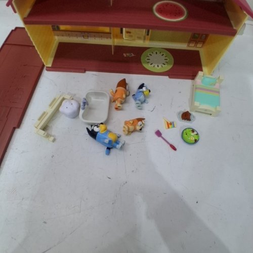 BLUEY MEGA BUNDLE FAMILY HOME & BBQ PLAYHOUSE - MULTICOLOR image 4