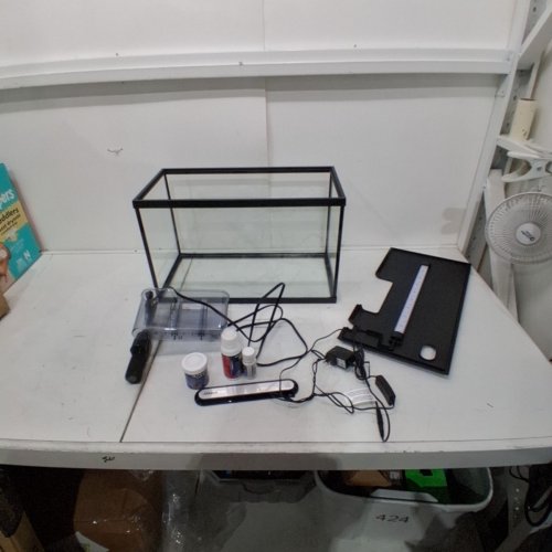 MARINA LED AQUARIUM KIT - 10GAL CAPACITY - 20" X 10" X 12.5" - CLEAR image 3