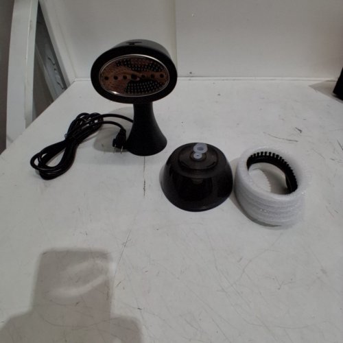 PORTABLE GARMENT ELECTRIC STEAMER - BLACK AND GOLD (MODEL: SSS-GS002) image 3