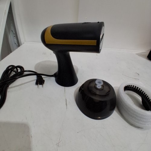 PORTABLE GARMENT ELECTRIC STEAMER - BLACK AND GOLD (MODEL: SSS-GS002) image 4