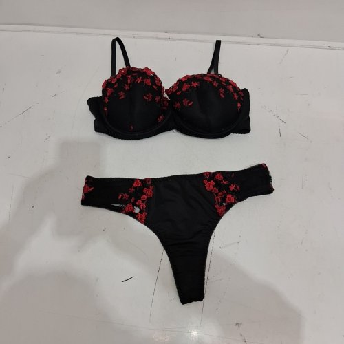 2PC WOMEN'S FLORAL BRA AND THONG SET - LARGE - BLACK AND RED image 2