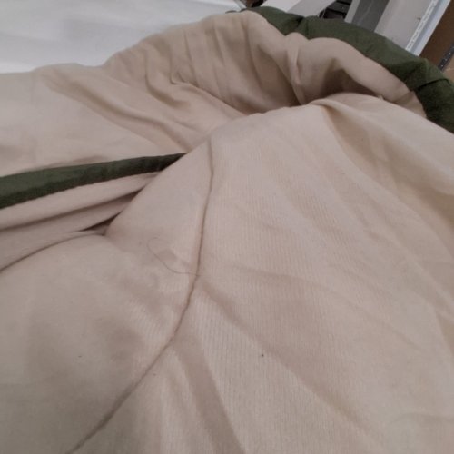 AMAZON BASICS COOL WEATHER 2 PERSON SLEEPING BAG - 87" X 59" - OLIVE GREEN/CREAM image 3