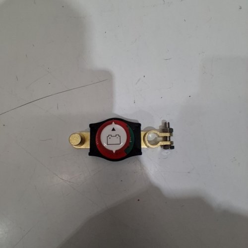 HEAVY DUTY BATTERY DISCONNECT SWITCH - DC 300A - BLACK image 2