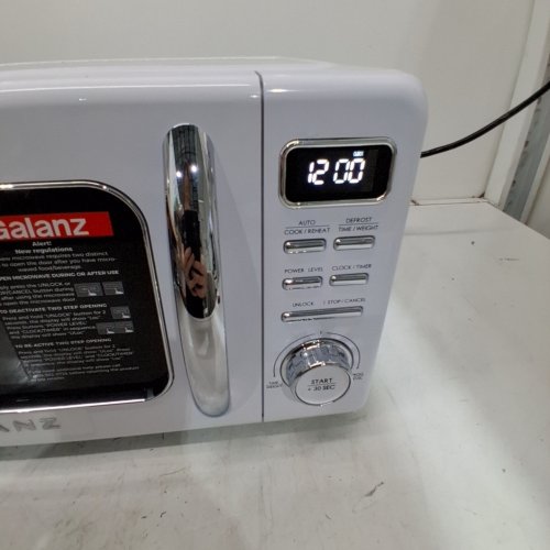 GALANZ RETRO STYLE COUNTERTOP MICROWAVE OVEN - 0.7CU.FT. - WHITE (MODEL: GLCMKZ07WER07) image 2