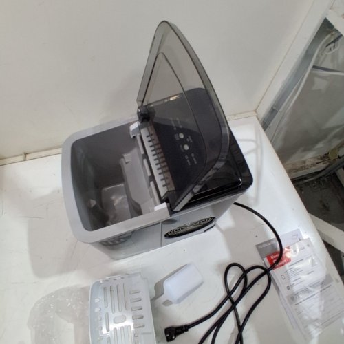 FRIGIDAIRE SELF-CLEANING COUNTERTOP ELECTRIC ICE MAKER - MAKES 26LBS OF ICE/DAY - BLACK (MODEL: EFIC120-BLKSS-SC) image 4