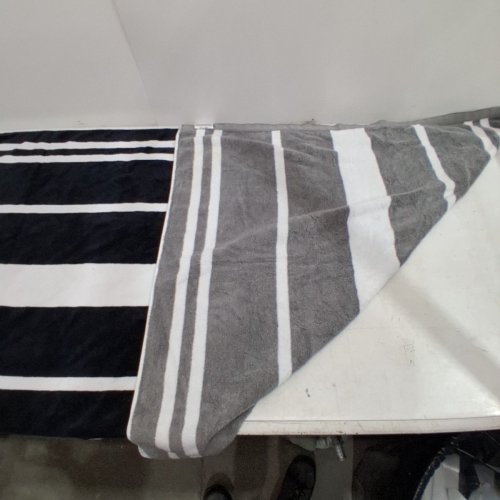 HOMETRENDS COTTON FULL-SIZE BATH TOWEL - 3FT X 5FT - GREY/WHITE/DARK BLUE image 5