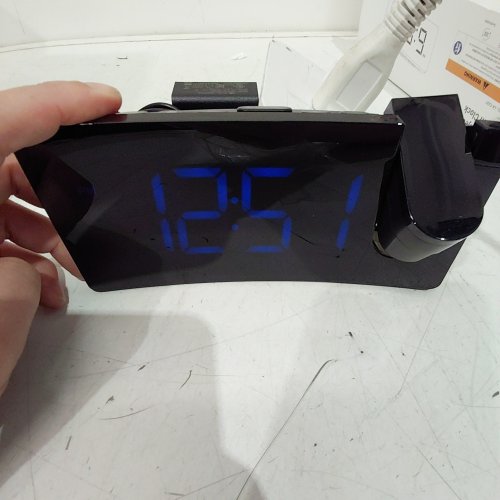 GOLOZA DIGITAL ALARM CLOCK WITH 180° ROTATABLE PROJECTOR, 3 BRIGHTNESS OPTIONS, AND USB CHARGER - BLACK (MODEL: LA-C337) image 2