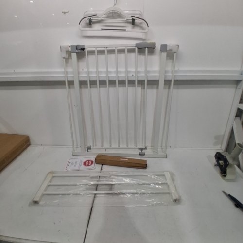 HAUCK OPEN N STOP FIT BABY & PET SAFETY GATE - 37.8"-39.8" - WHITE (MODEL: 597231) image 2