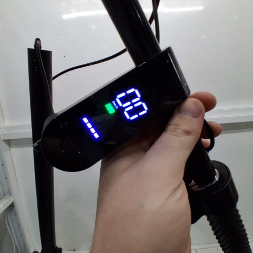 FOLDABLE ELECTRIC SCOOTER FOR ADULTS - 350 W - 30-40KM RANGE - BLACK/RED (MODEL: W5/W6) image 2