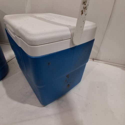 3PC COLEMAN 48QT COOLER WITH 9QT MINI-COOLER AND 1GAL JUG - BLUE - (MODEL: 2207791) image 7