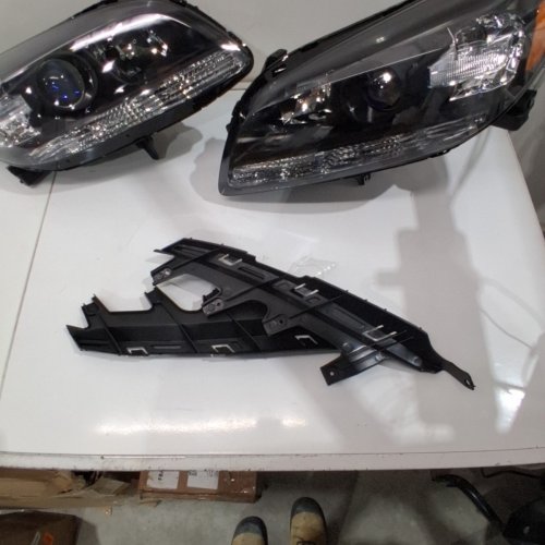 2pc WEELMOTO LEFT AND RIGHT HEADLIGHT ASSEMBLY - 13 - 15 CHEVY MALIBU (MODEL: CVML-13) image 2