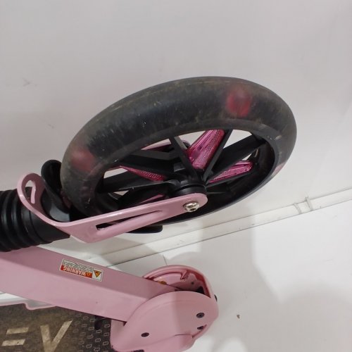 KID'S AERO A5 SCOOTER WITH LIGHT UP WHEELS - 7" - PINK / BLACK (MODEL: A5) image 4