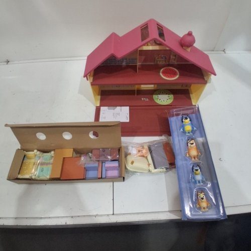 BLUEY MEGA BUNDLE HOME AND BBQ SET WITH 4 FIGURES - MULTICOLOUR (MODEL: ‎13073) image 2