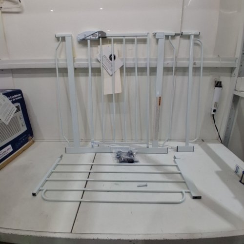 REGALO EASY STEP EXTRA WIDE METAL SAFETY GATE - 30" X 29" - WHITE (MODEL: 1164EWDS) image 2