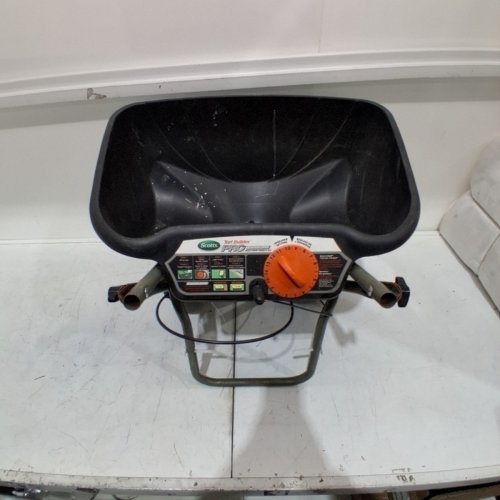 SCOTTS TURF BUILDER PRO EDGEGUARD BROADCAST SPREADER - BLACK (MODEL: 75150) image 2