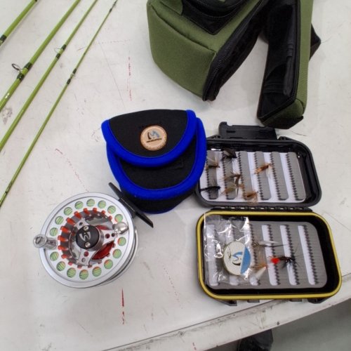 MAXCATCH EXTREME FLY FISHING COMBO KIT - 3/5/6/8 WEIGHT, 9FT ROD, FLY ROD AND WHEEL STARTER KIT WITH PROTECTIVE CASE AND BASEBALL CAP image 3