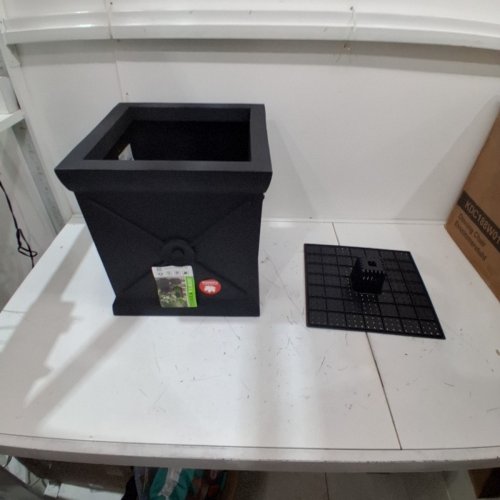 TIERRA VERDE ALLEGRO MONARCH SQUARE SELF-WATERING PLANTER - 15" X 16" - BLACK image 2