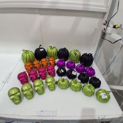 30PC WAY TO CELEBRATE! GLITTER HALLOWEEN SKULL AND PUMPKIN DECORATIONS - MULTICOLOUR image 2