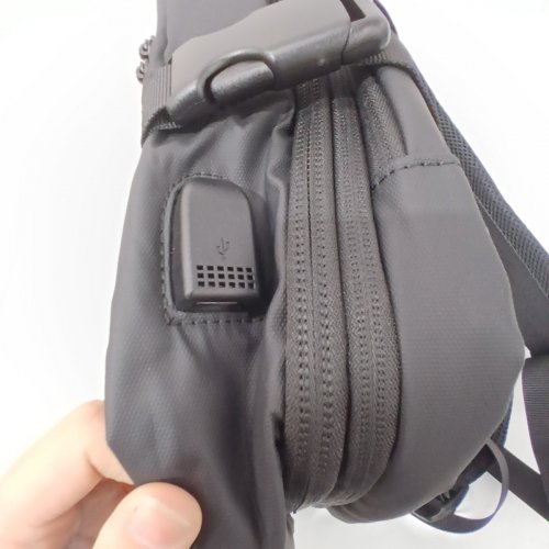 MARK RYDEN INFINITY XL OXFORD WATER REPELLENT / USB & MICRO CHARGING BACKPACK - 39L - BLACK image 4