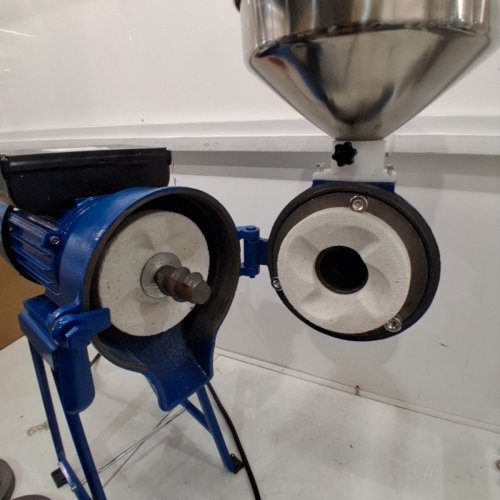 VEVOR ELECTRIC GRAIN MILL GRINDER - 1550 WATT 110 VOLT - BLUE - (MODEL: MFS-140) image 7